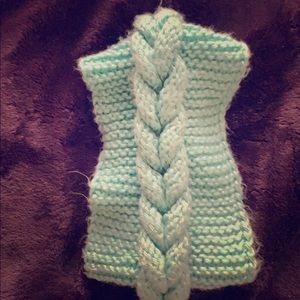 This is a hand knitted headband.